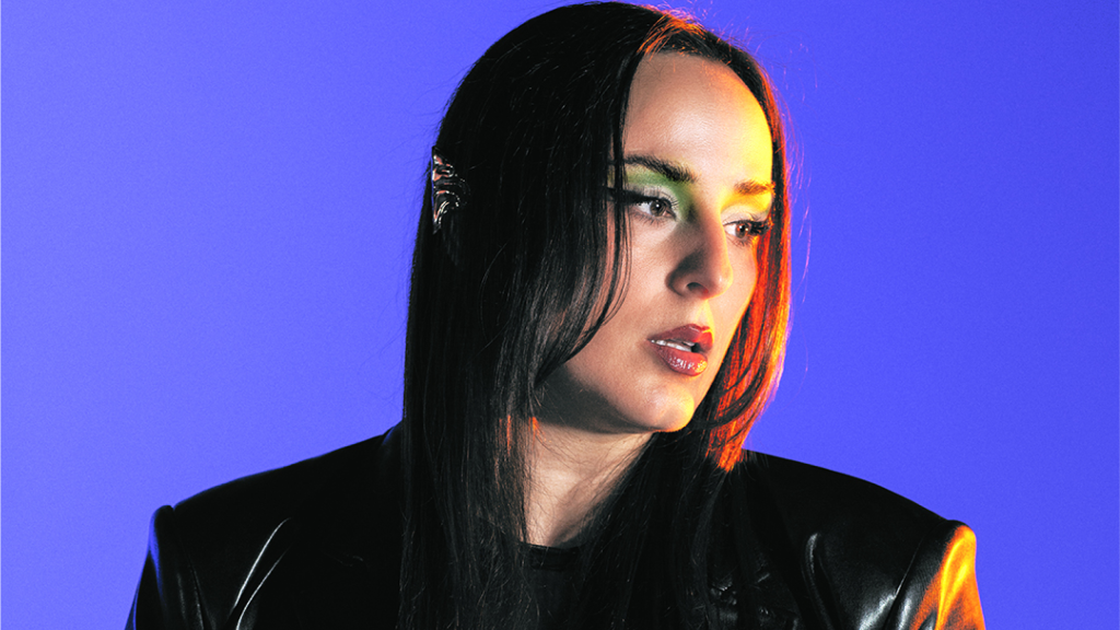 VE BEN YALNIZ: TUĞÇE ŞENOĞUL